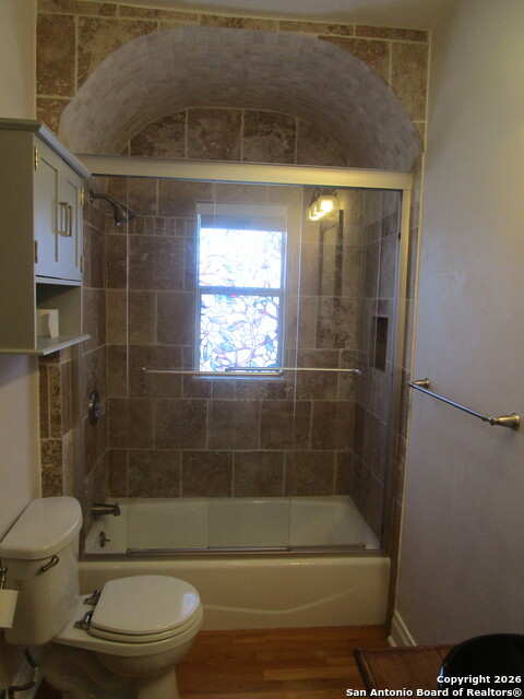 Image 10 of 19 For 403 Elsmere Pl W 4