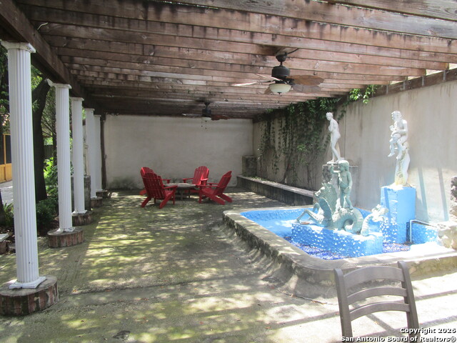 Image 15 of 19 For 403 Elsmere Pl W 4