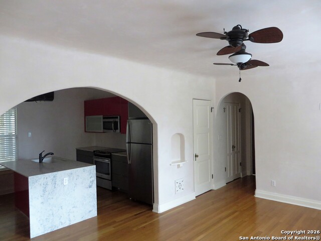 Image 2 of 19 For 403 Elsmere Pl W 4