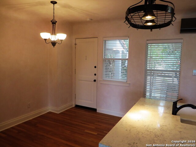 Image 3 of 19 For 403 Elsmere Pl W 4