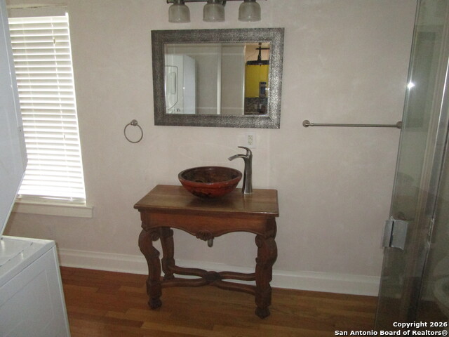 Image 9 of 19 For 403 Elsmere Pl W 4