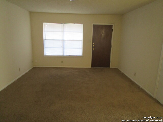 Image 2 of 9 For 718 Russell Pl W 10