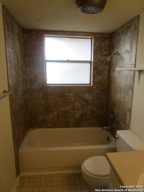 Image 8 of 9 For 718 Russell Pl W 10