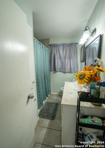 Image 20 of 26 For 639 Edgebrook