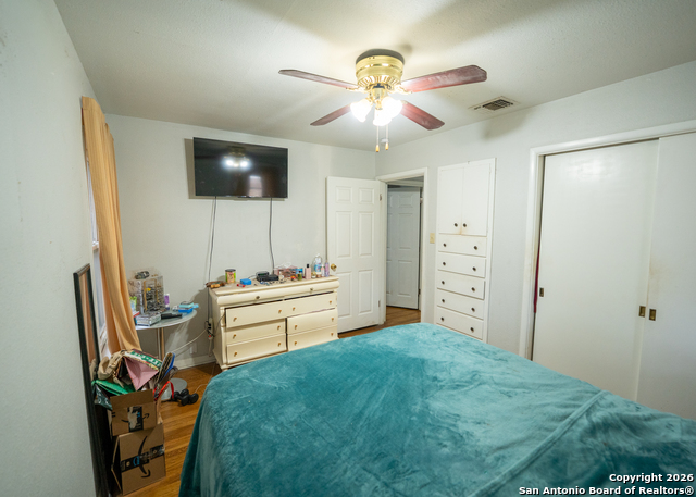 Image 24 of 26 For 639 Edgebrook