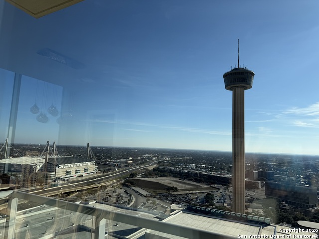 Image 11 of 27 For 610 Market E Unit 2619