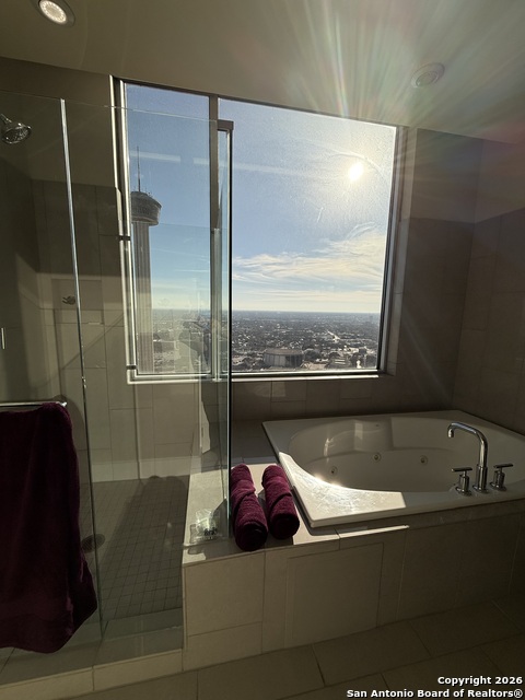 Image 16 of 27 For 610 Market E Unit 2619