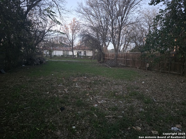 Image 3 of 6 For 1327 Burleson