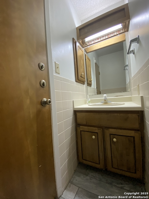 Image 14 of 18 For 13211 Potranco