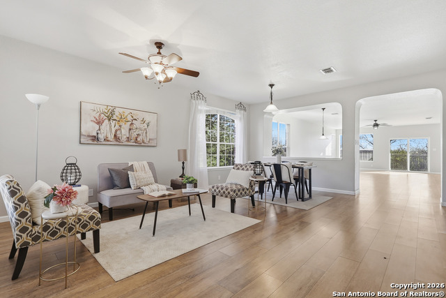 Image 4 of 43 For 13506 Misty Vw