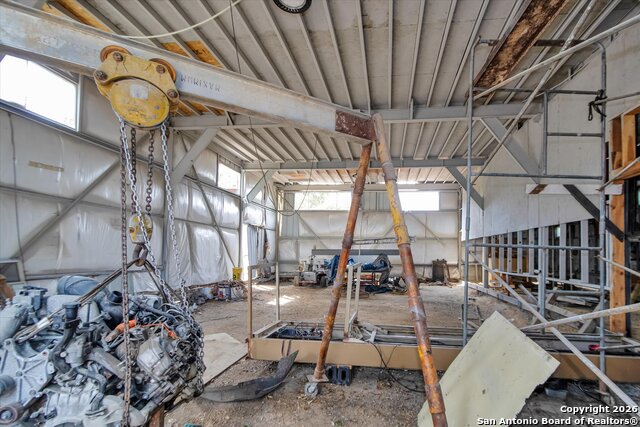 Image 11 of 26 For 324 Doe  