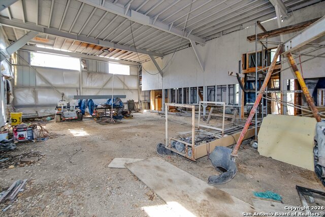 Image 5 of 26 For 324 Doe  