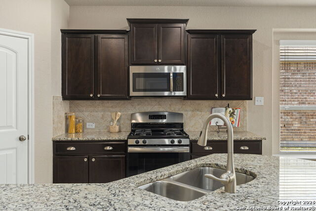 Image 11 of 32 For 13825 Bellows Path