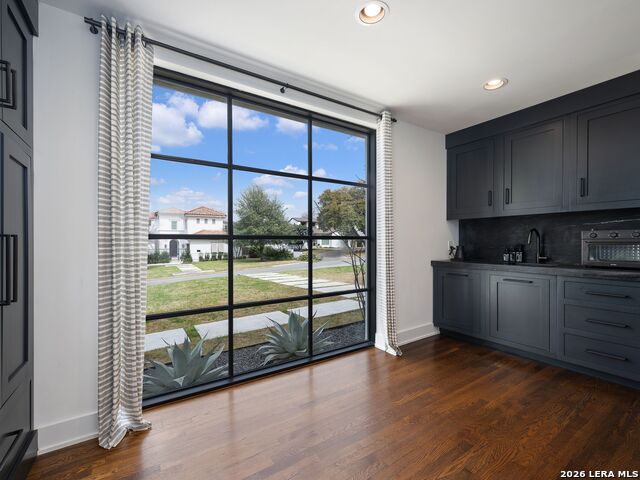 Image 17 of 57 For 116 Canterbury Hill