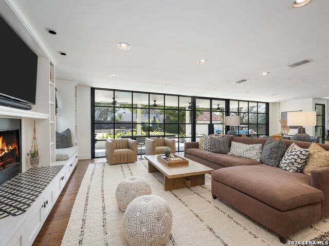 Image 24 of 57 For 116 Canterbury Hill