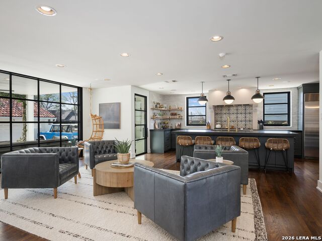 Image 25 of 57 For 116 Canterbury Hill