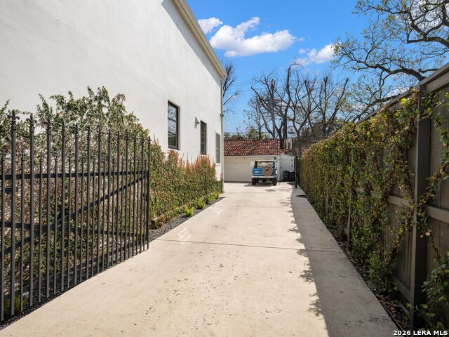 Image 45 of 57 For 116 Canterbury Hill