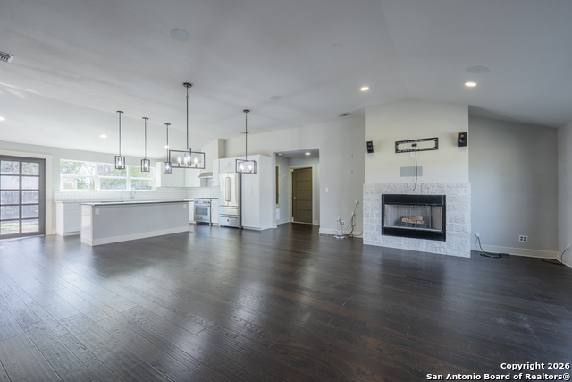 Image 11 of 47 For 208 Lemonwood