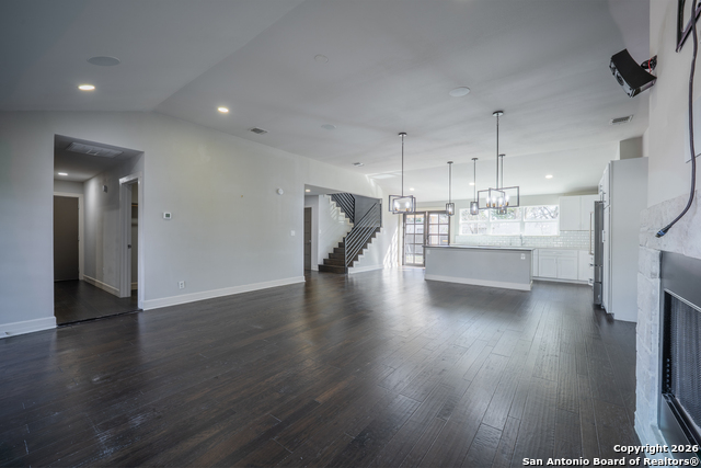 Image 12 of 47 For 208 Lemonwood