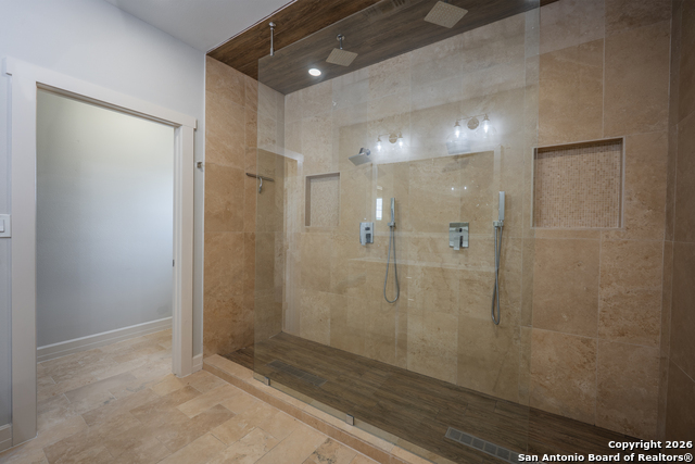 Image 20 of 47 For 208 Lemonwood