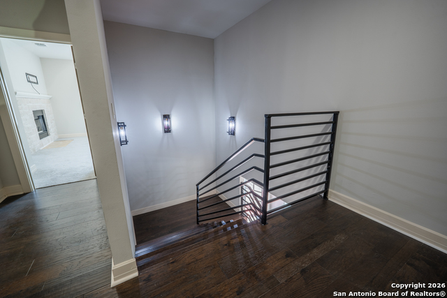 Image 27 of 47 For 208 Lemonwood