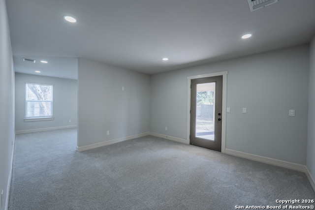 Image 28 of 47 For 208 Lemonwood