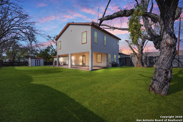 Image 42 of 47 For 208 Lemonwood