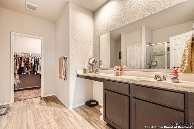 Listing photo id 15 for 13039 Heathers Sun