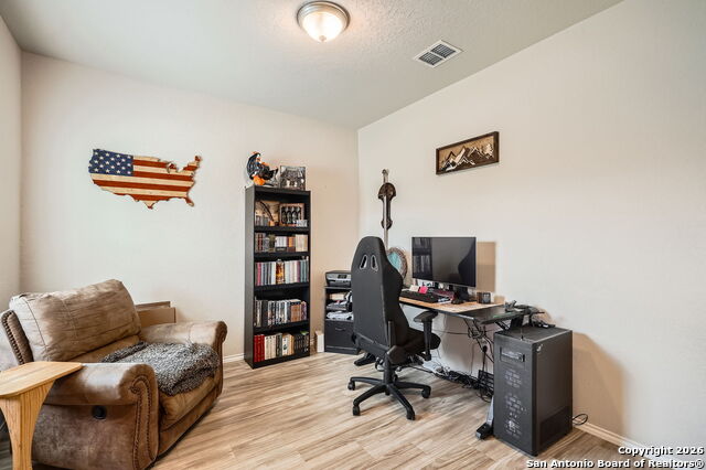 Listing photo id 5 for 13039 Heathers Sun