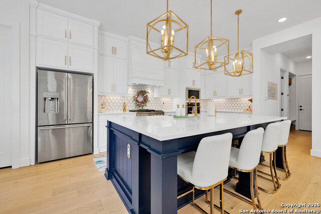 Image 21 of 68 For 235 Corazon  