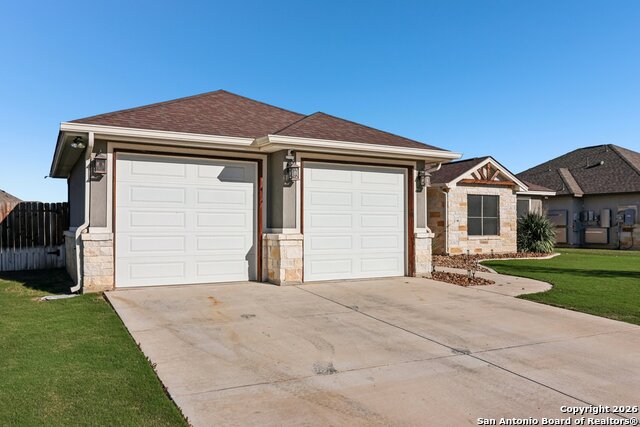 Image 4 of 46 For 132 Fairway Dr