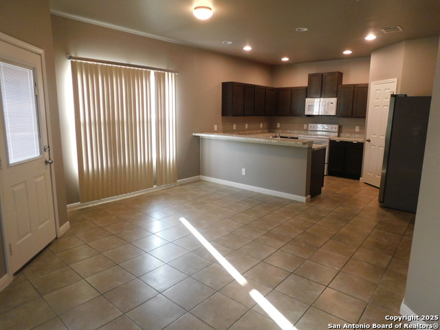 Image 6 of 23 For 8807 Arabian King