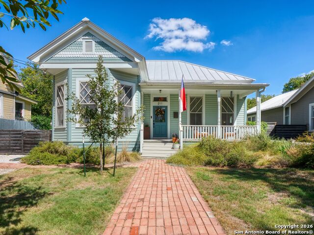 Image 4 of 37 For 211 Devine Street