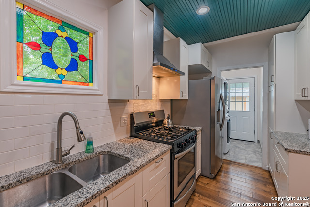 Image 21 of 42 For 108 Groveton St