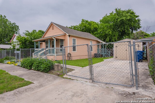 Image 31 of 42 For 108 Groveton St