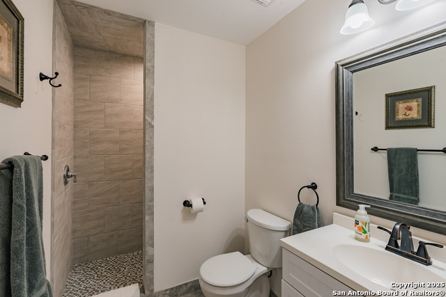 Image 32 of 42 For 108 Groveton St