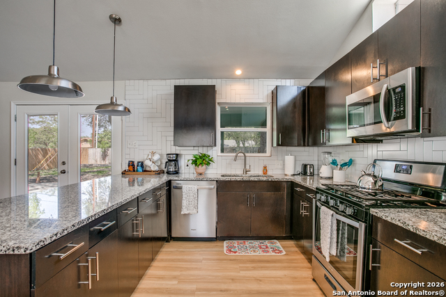 Image 4 of 12 For 111 Warwich  