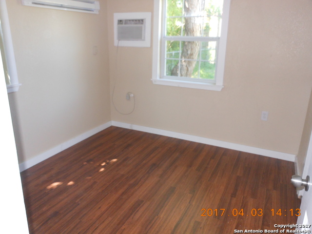 Image 6 of 8 For 427 Lively Dr  Garage Apa