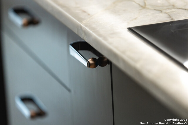 Image 35 of 83 For 10206 Kendall Cyn