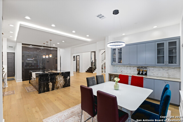 Image 36 of 83 For 10206 Kendall Cyn