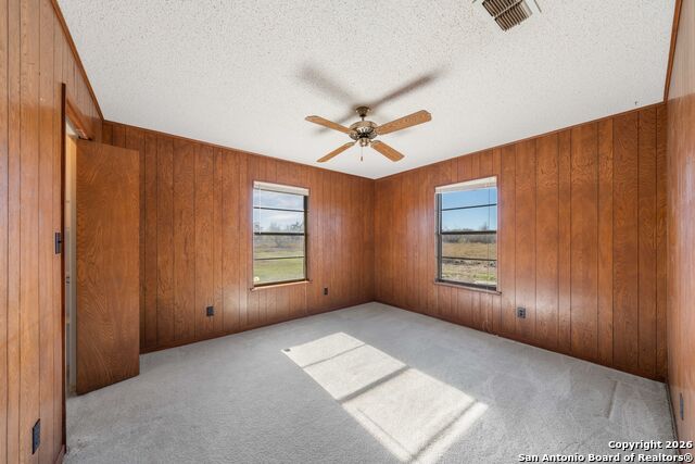 Listing photo id 16 for 19414 Lockwood