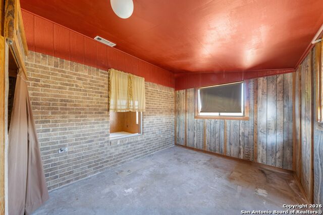 Listing photo id 19 for 19414 Lockwood