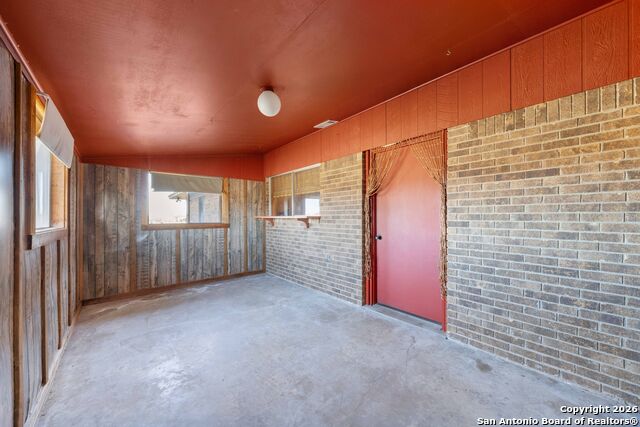 Listing photo id 20 for 19414 Lockwood