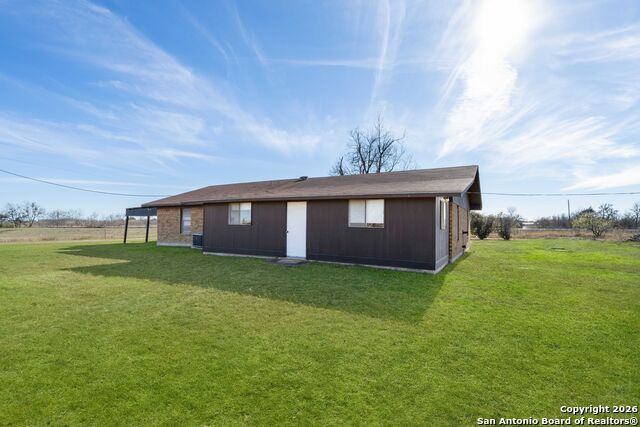 Listing photo id 24 for 19414 Lockwood