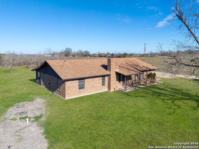 Listing photo id 30 for 19414 Lockwood