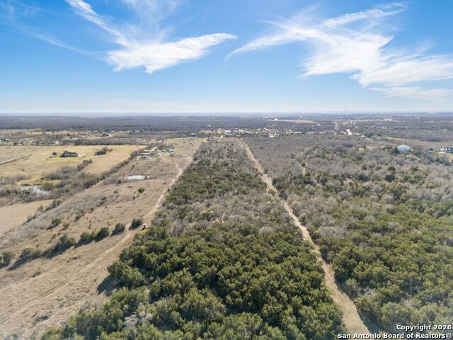 Listing photo id 33 for 19414 Lockwood
