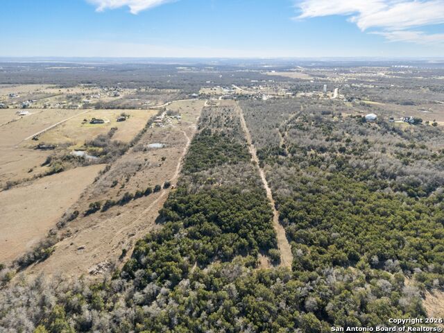 Listing photo id 34 for 19414 Lockwood