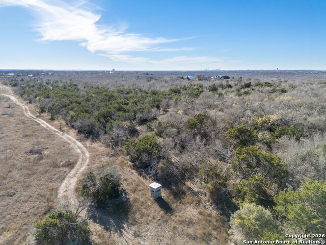 Listing photo id 36 for 19414 Lockwood