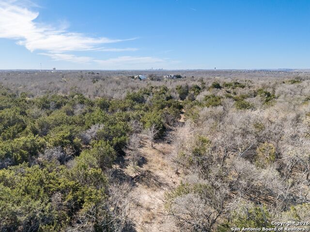 Listing photo id 37 for 19414 Lockwood
