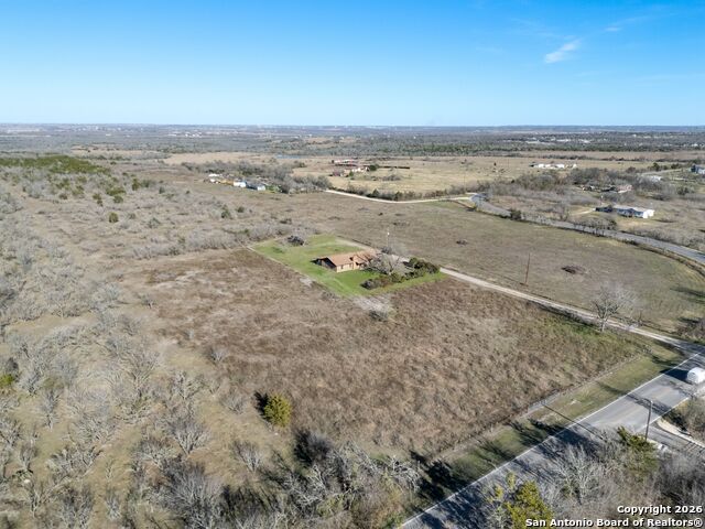 Listing photo id 41 for 19414 Lockwood